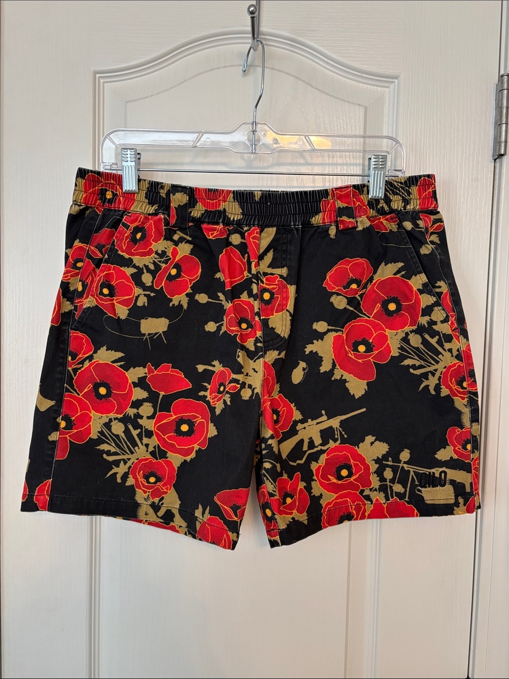 QILO X OTTE "POPPIES OF WAR" SHORTS size Large